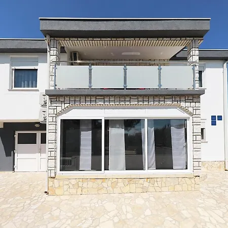 Apartment Nella *