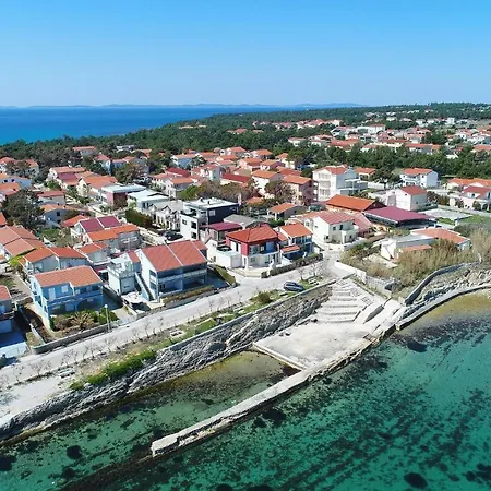 Nella Apartmán Vir