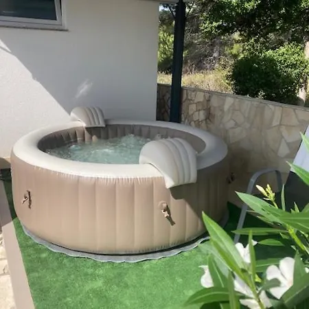 Nella Apartman